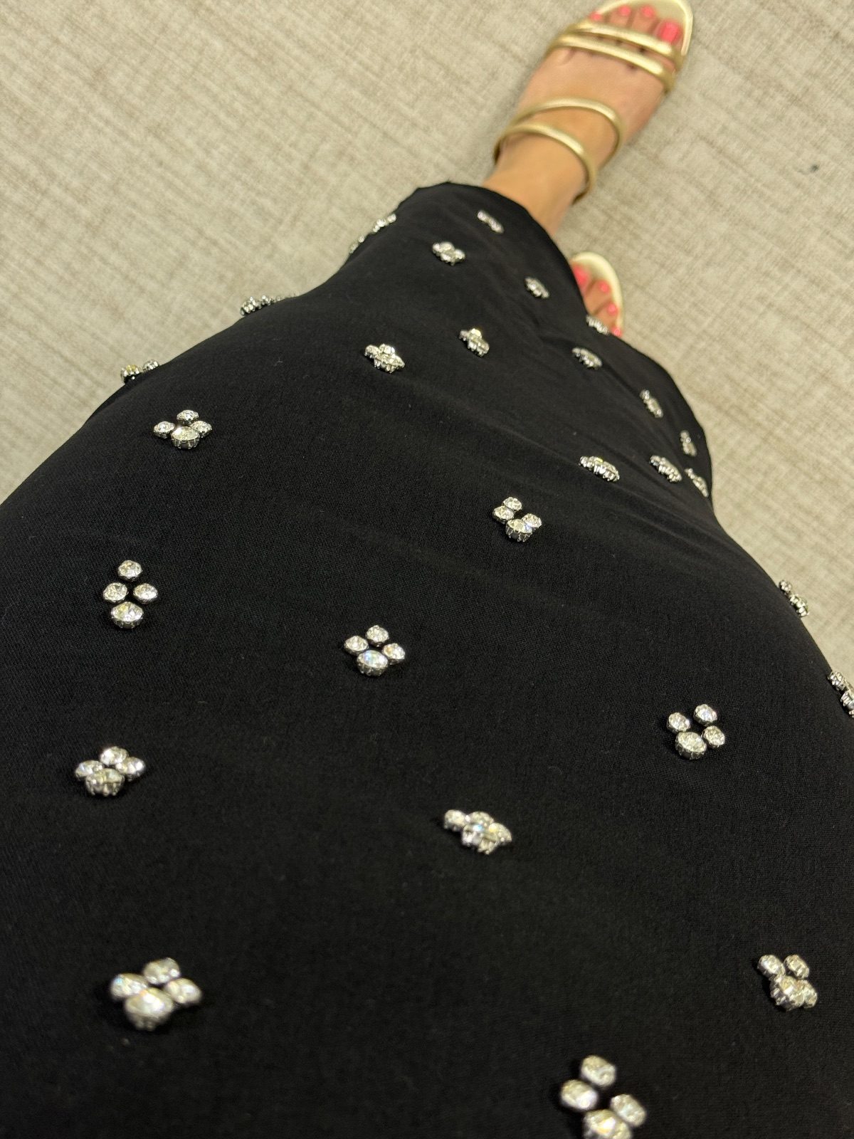 Vestido Midi Preto em Bengaline com Alças Finas e Aplicações de Strass - m CRUSH