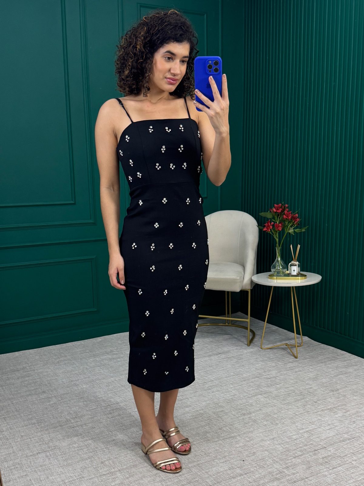 Vestido Midi Preto em Bengaline com Alças Finas e Aplicações de Strass - m CRUSH