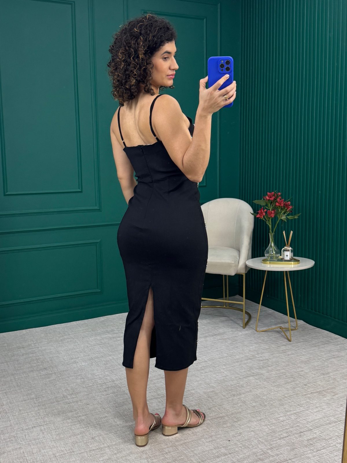 Vestido Midi Preto em Bengaline com Alças Finas e Aplicações de Strass - m CRUSH