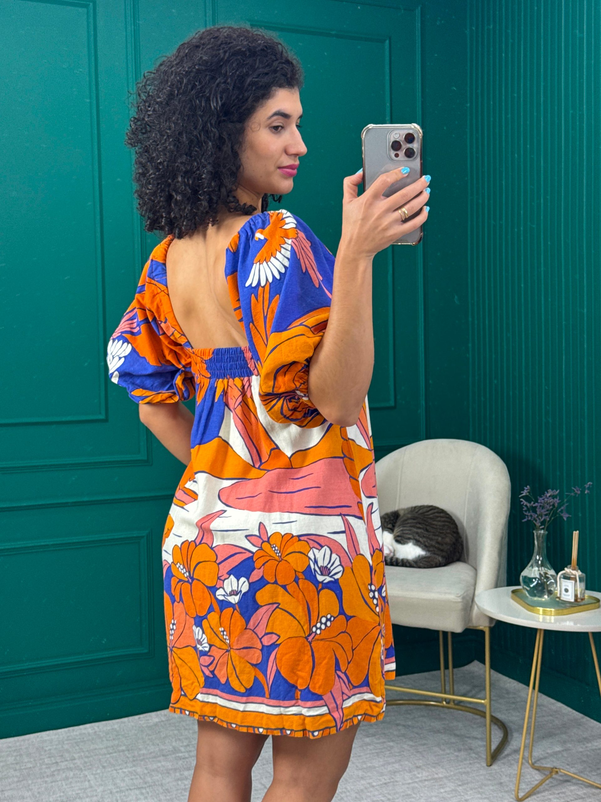 Vestido em viscolinho laranja e azul estampa tropical - FARM