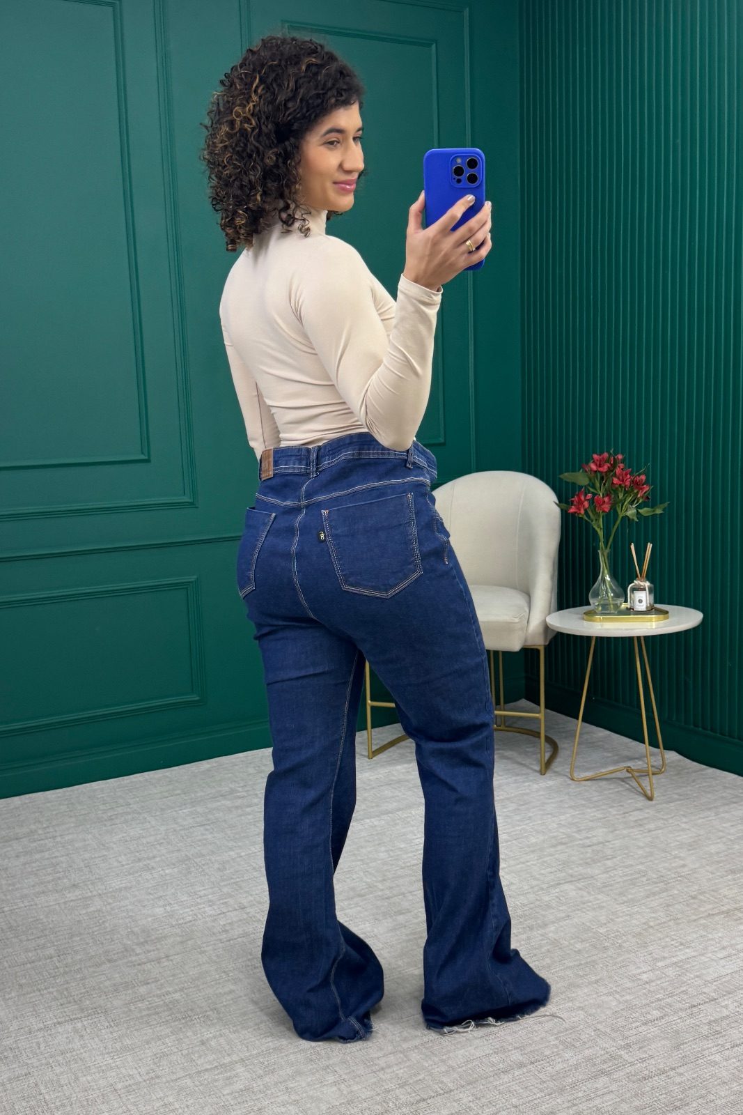 Calça Jeans Flare Azul Escuro Cintura Alta com Botões e Barra Desfiada - AEK