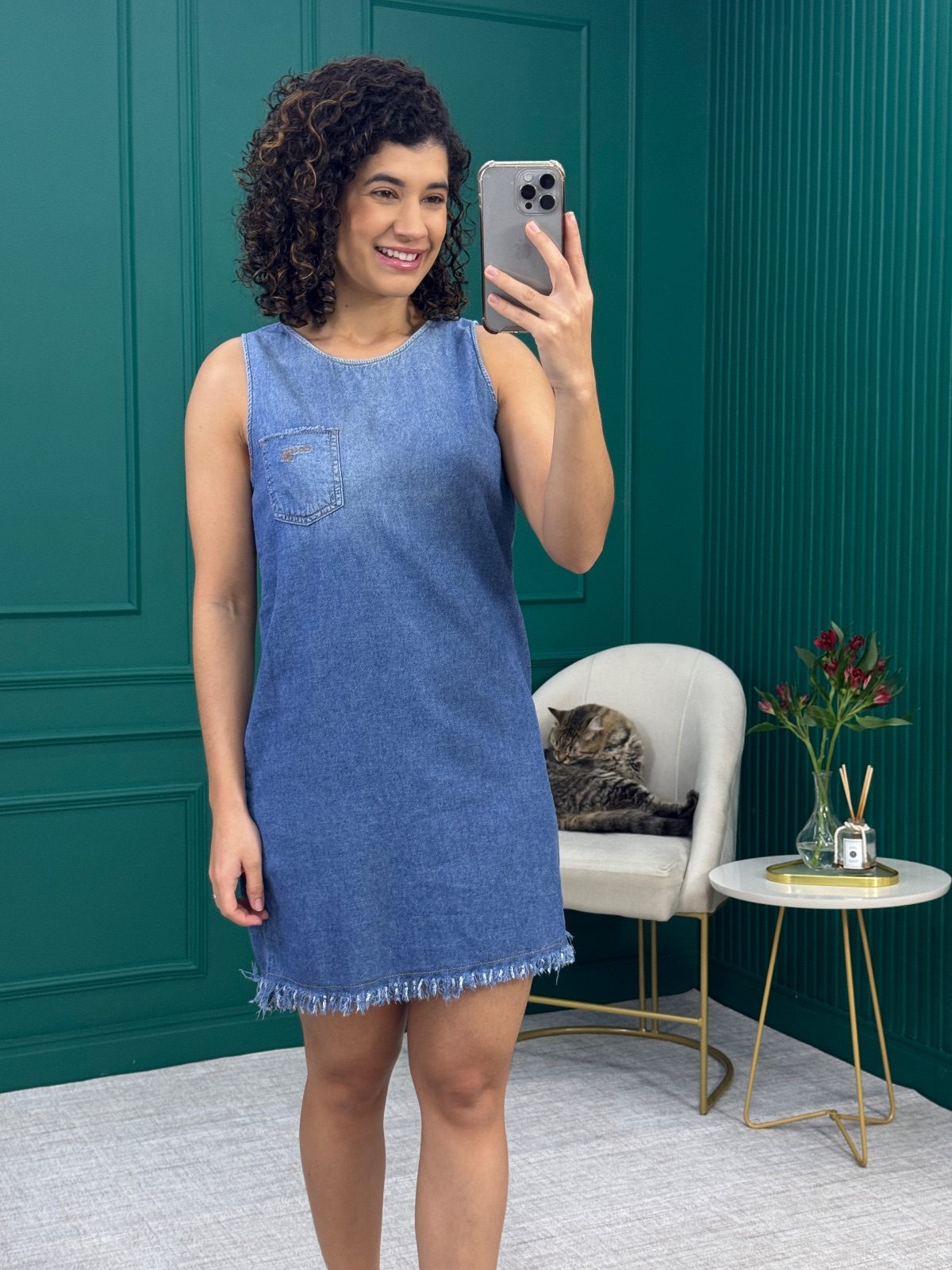 Vestido Curto Jeans 100% Algodão com Barra Desfiada - Colcci Fun