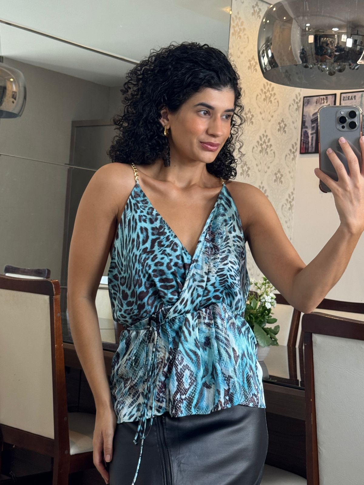 Blusa animal print azul envelope - Lança Perfume