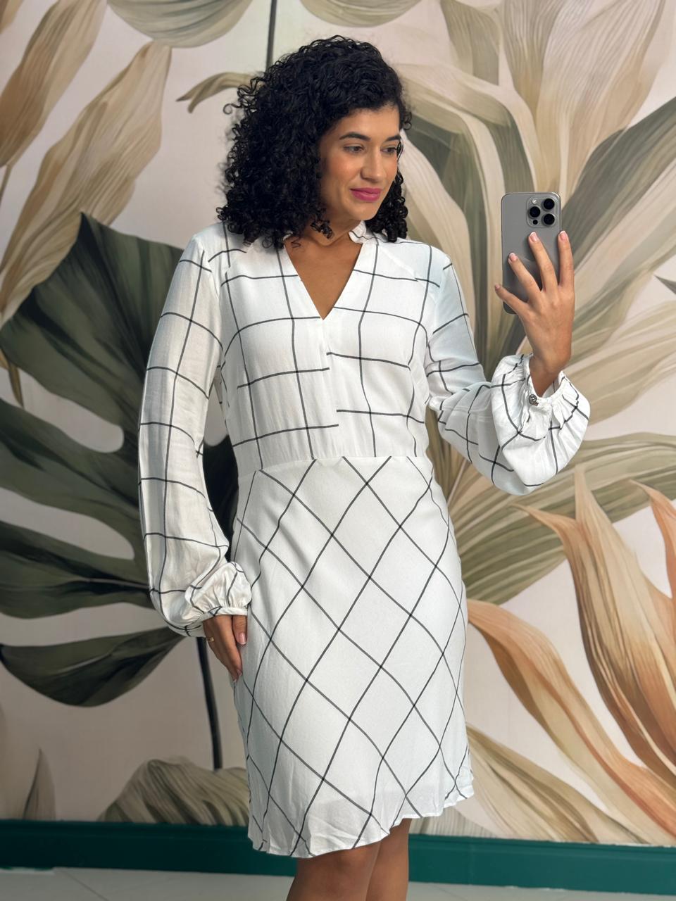 Vestido Viscose P&B com Forro, Ziper e decote V - FYI